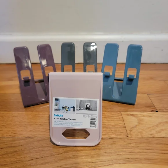 Phone holder for table or outlet - Picture 2 of 4